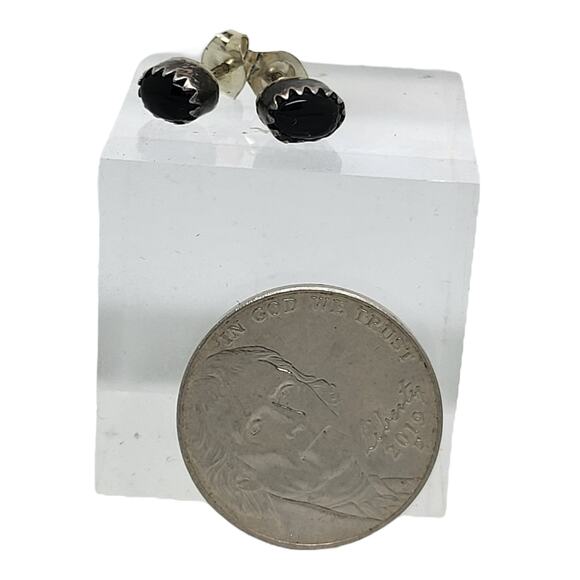 Vintage Southwest Style Oval Sawtooth Setting Onyx Stud Earrings - Picture 3 of 5